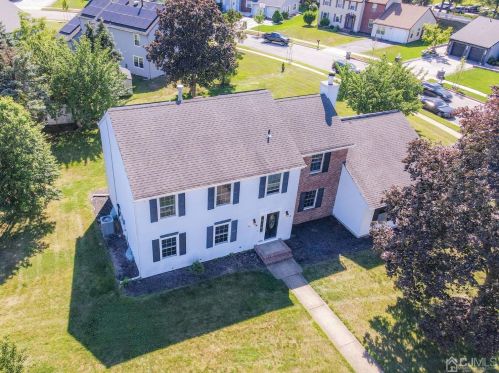 50 Sturbridge Dr, Piscataway, NJ 08854-5137
