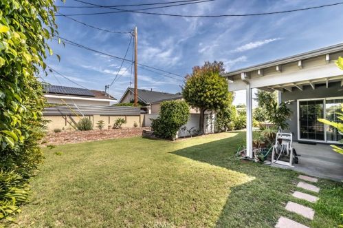 1935 Random Dr, Anaheim CA  92804-3539 exterior