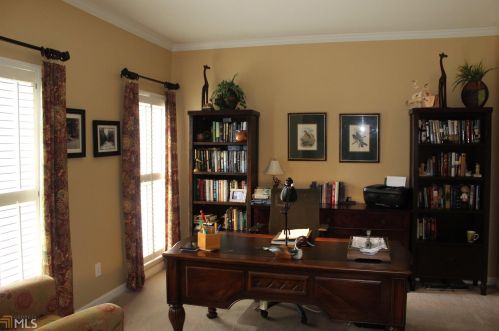 105 Ridgeview Dr, Lagrange, GA 30240-8336