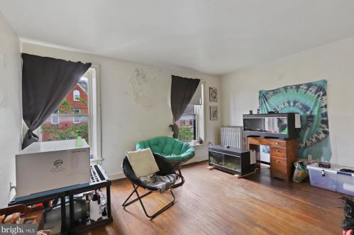 216 Carlisle St, Hanover PA 17331-2448 exterior