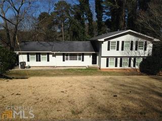 5609 Fern Creek Dr, Lilburn, GA 30047-6206