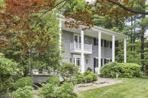 69 Fairmount Rd, Califon, NJ 07830-3112