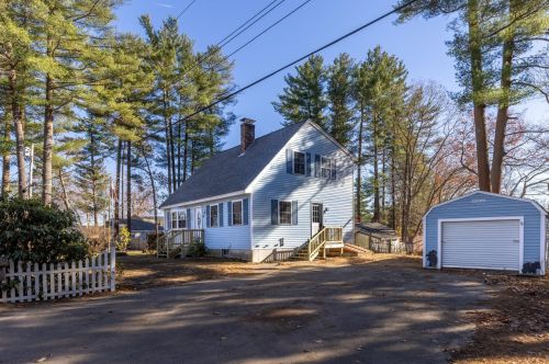 13 Circuit Dr, Kingston, NH 03848-3305