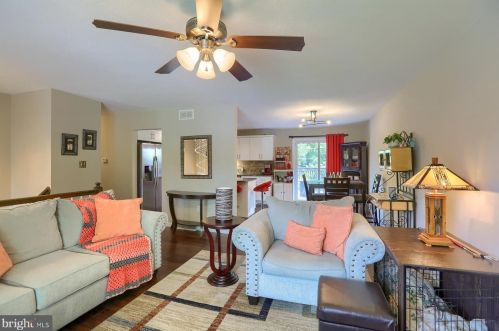 1501 Robert Rd, Lancaster PA  17601-5632 exterior