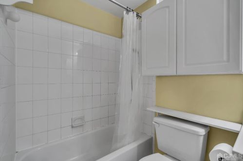 40 Lavender Dr, Princeton NJ  08540-9448 exterior