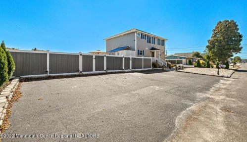 23 Charles Blvd, Cedar Bonnet Island, NJ 08050-4507