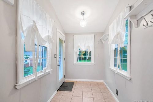 174 Summit St, Southington, CT 06489-4723