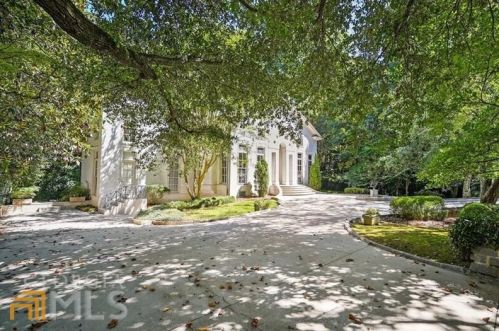 3281 Habersham Rd, Atlanta GA 30305-1170 exterior