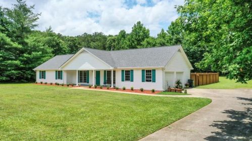 170 Brookfield Dr, Stockbridge GA  30281-1555 exterior