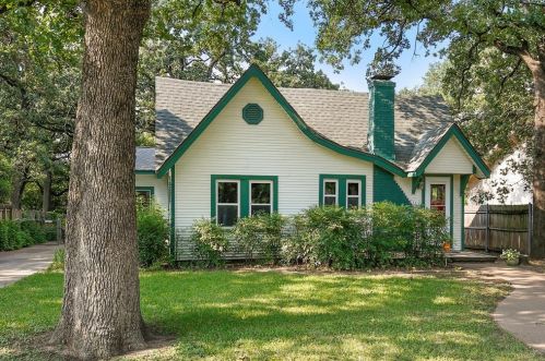 2312 Carnation Ave, Fort Worth, TX 76111-1519