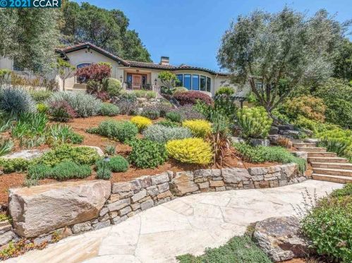 212 Camino Sobrante, Orinda, CA 94563-1848