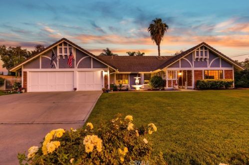 1678 Southport Dr, Riverside CA  92506-5449 exterior