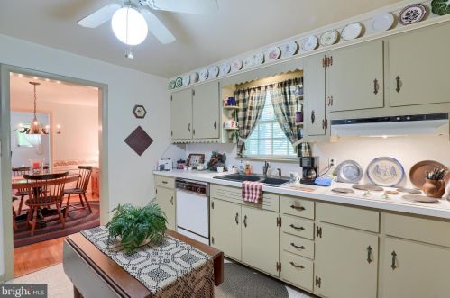 1845 Rockford Ln, Lancaster PA  17601-5028 exterior