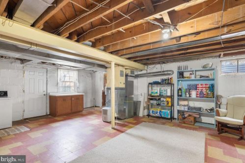 1626 Oakview Dr, Silver Spring MD 20903-2243 exterior