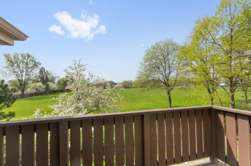 863 Coach Rd, Palatine, IL 60074-1801