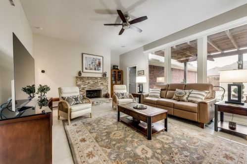 1504 Caldwell Cir, Carrollton TX 75010-6433 exterior