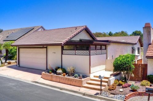 1986 Palmer Dr, Oceanside, CA 92056-3102