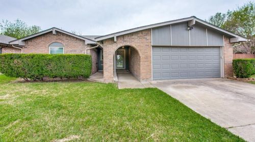 7349 Channel View Dr, Fort Worth, TX 76133-6858