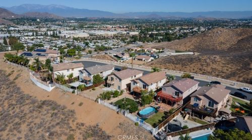 16163 Setting Sun Cir, Riverside CA  92503-0527 exterior