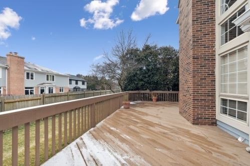 900 Fountain View Dr, Bannockburn IL  60015-4847 exterior