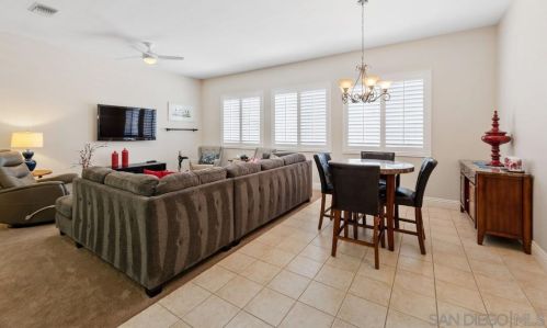 1464 Stanislaus Dr, Chula Vista CA  91913-1478 exterior