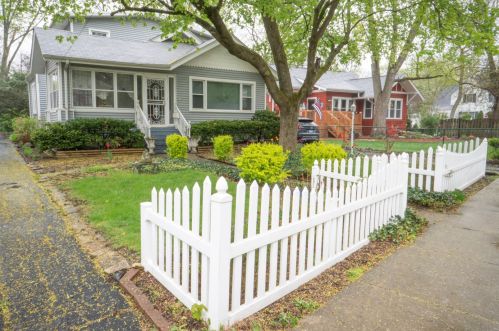 18141 Riegel Rd, Homewood, IL 60430-2319