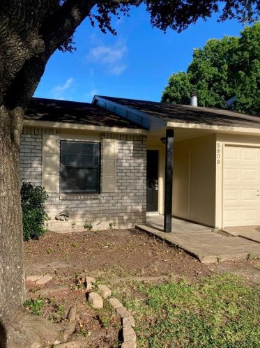 5809 Ridgecove Dr, Garland TX  75043-6441 exterior