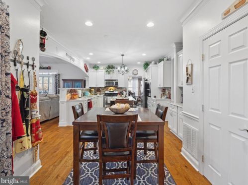 41 Cypress Point Ct, Charles Town WV  25414-3928 exterior