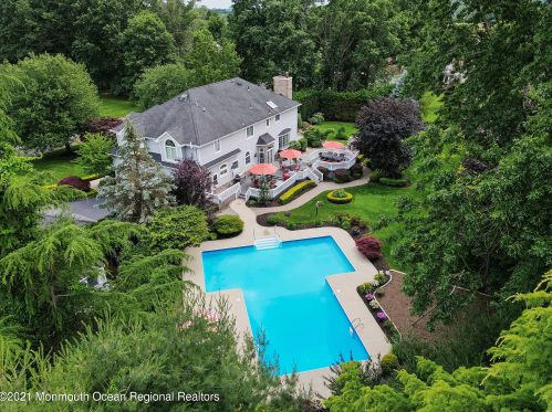 15 Falcon Ridge Cir, Holmdel Village, NJ 07733-1961