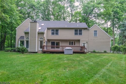 4 Elshaer Ct, Dover NJ  07869-1923 exterior