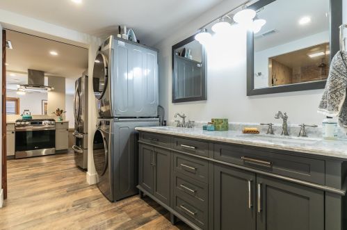 8675 Riv Rd, Truckee CA  exterior