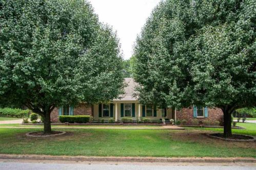 1529 Barker Dr, Three Way, TN 38343-2142