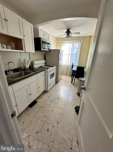 6054 Baltimore Ave, Philadelphia, PA 19143-3103