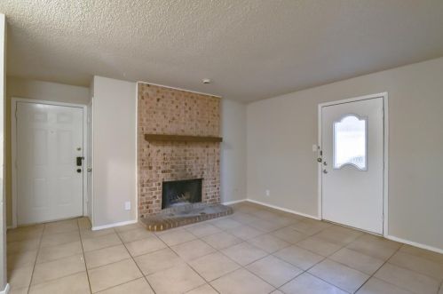 6176 Vega Dr, Fort Worth TX  76133-2974 exterior