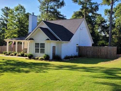 240 Old Mill Rd, Hartwell, GA 30643-2418