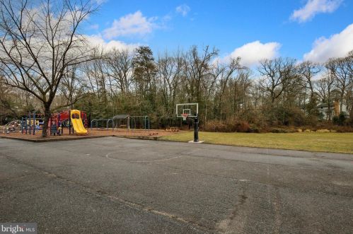 176 Berrywood Dr, Severna Park MD 21146-2033 exterior