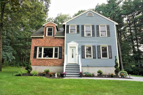14 Champagne Dr, Nashua, NH 03062-3683