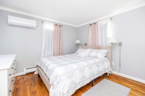 16 Charter Rd, Ellington CT  06029-4224 exterior