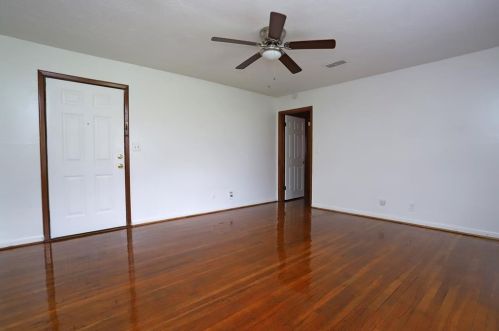 216 Morgan St, Angleton TX  77515-4718 exterior