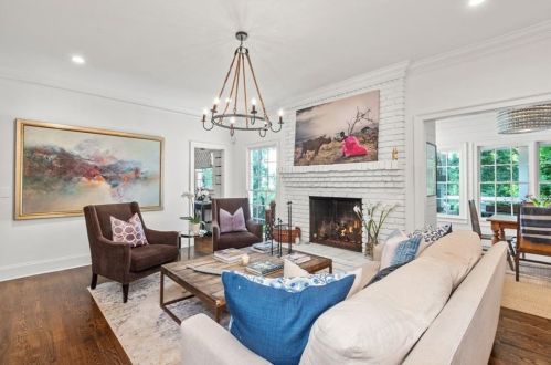 4800 Huntley Dr, Atlanta GA  30342-2732 exterior