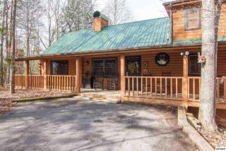 1521 Dawn Ln, Pigeon Forge, TN 37876-7425