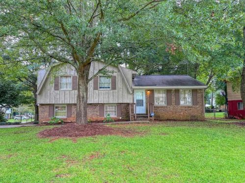 2799 Kathie Ln, Ellenwood, GA 30294-4030