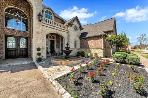 5933 Lake Side Dr, Fort Worth, TX 76179