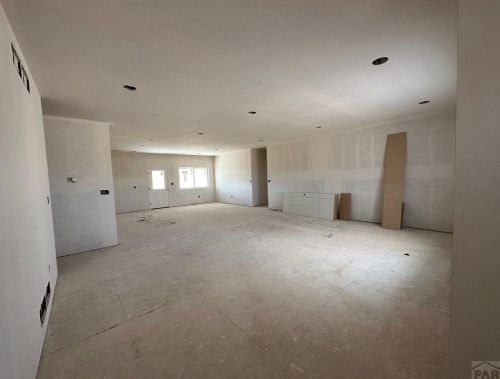 1619 Calle Rosa Dr, Pueblo, CO 81007-3437