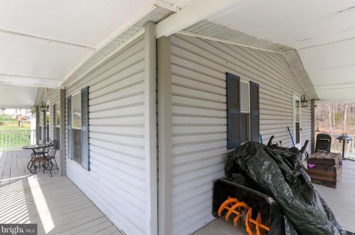 155 Engle Rd, Harpers Ferry WV 25425-4042 exterior