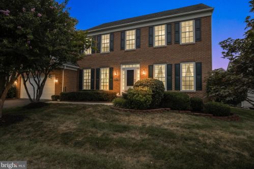 12997 Azalea Woods Way, Herndon, VA 20171-4832