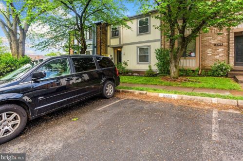 6060 Hollow Knoll Ct, Springfield VA  22152-1421 exterior