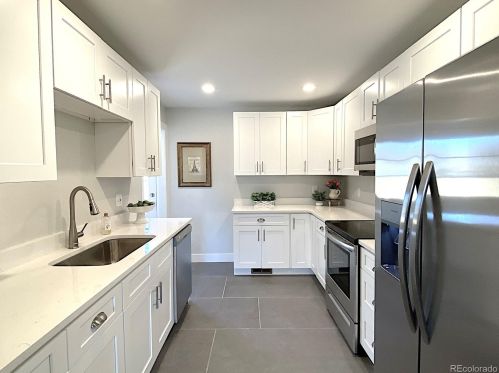 482 Robb Way, Denver CO  80226-2552 exterior