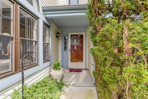 181 Old Orch Ln, Tinton Falls NJ 07712-2570 exterior