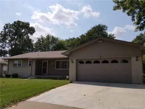 205 Chambers Trl, Claremore OK  74017-3602 exterior